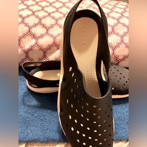 Dark blue size 10 men’s crocs